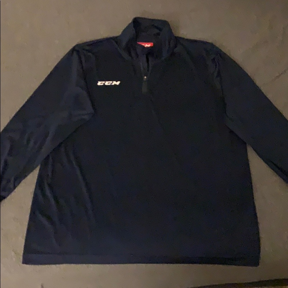 Ccm men’s Xl pullover quarter zip